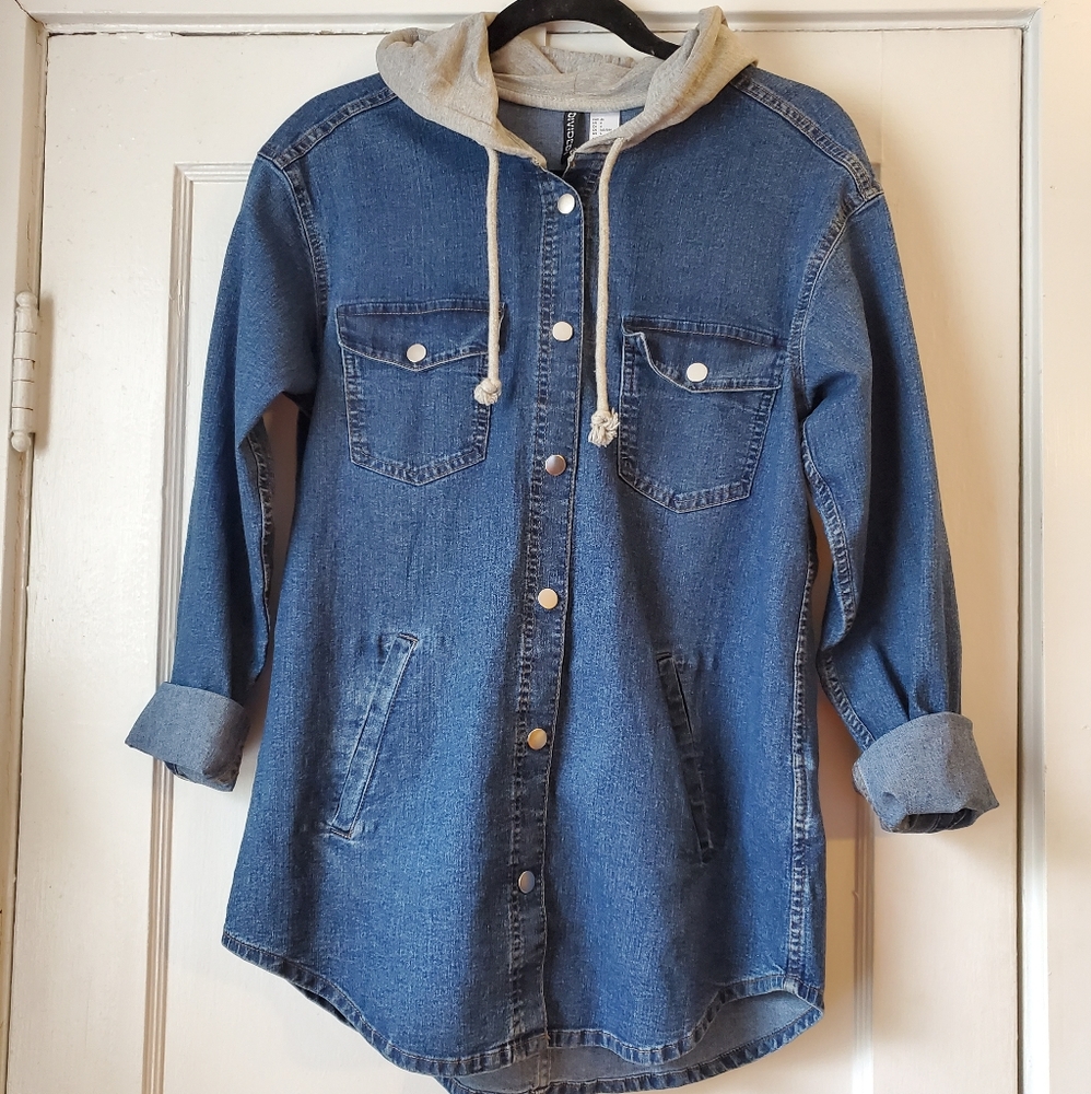 HOODED DENIM JACKET